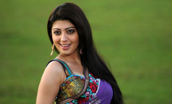 pranita subhash,pranita for brahotsavam,pranita promotes mahesh movie,  ప్ర‌ణీత రంగంలోకి దిగింది..!